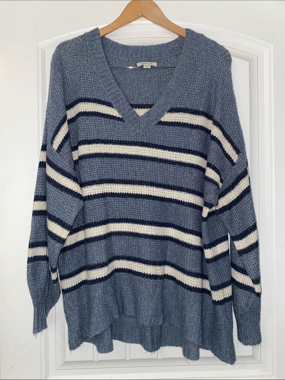 American Eagle Light Blue and Navy Waffle Knit Sweater Top size XL